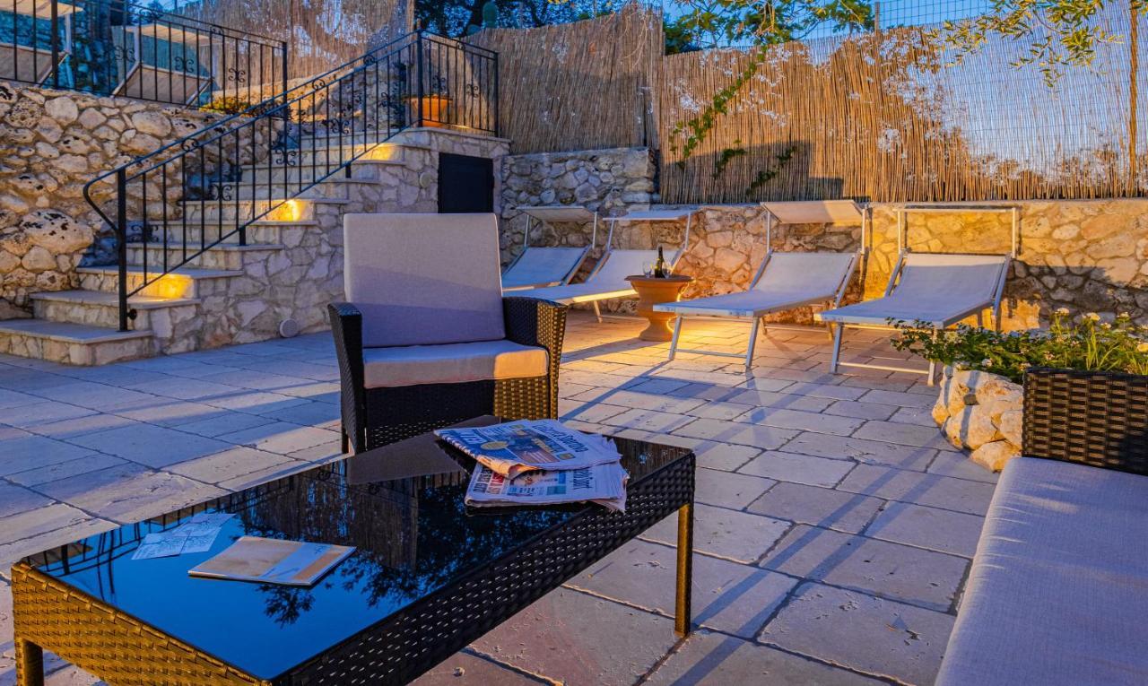 Villa Vanessa Con Piscina Privata - Castro Castro  Kültér fotó