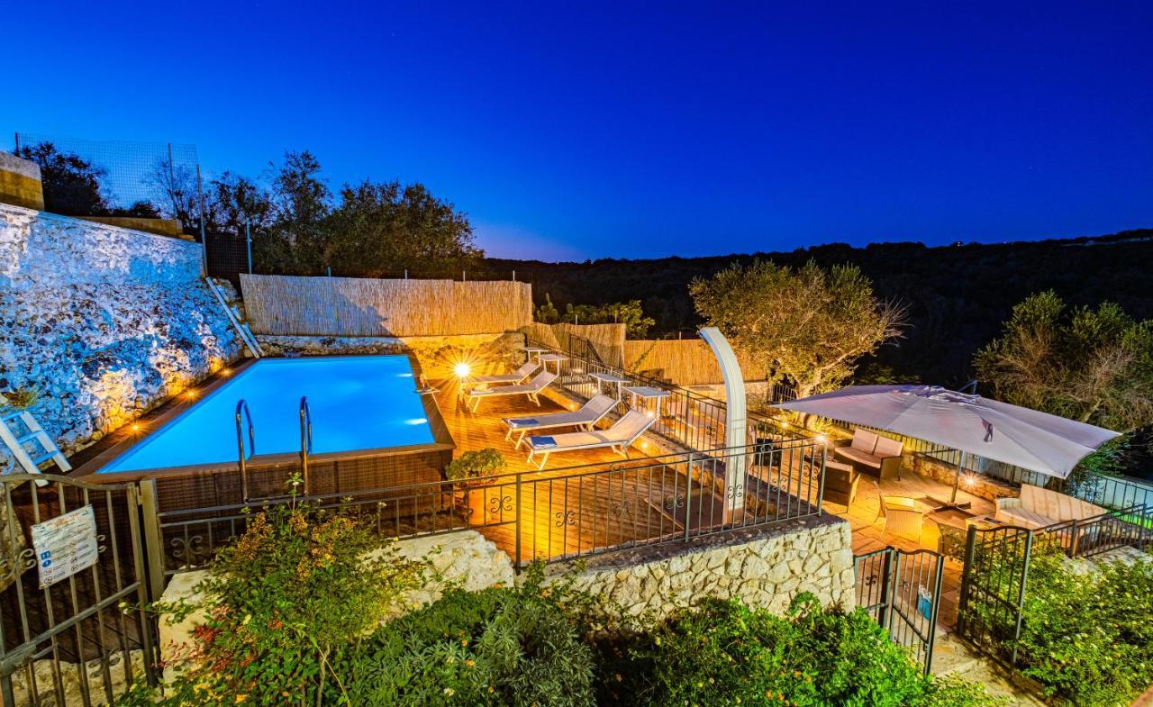 Villa Vanessa Con Piscina Privata - Castro Castro  Kültér fotó