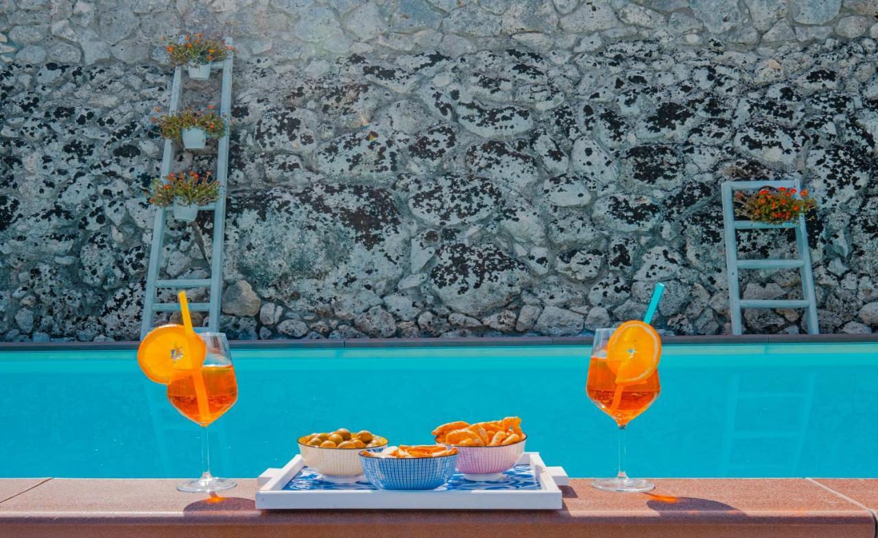 Villa Vanessa Con Piscina Privata - Castro Castro  Kültér fotó