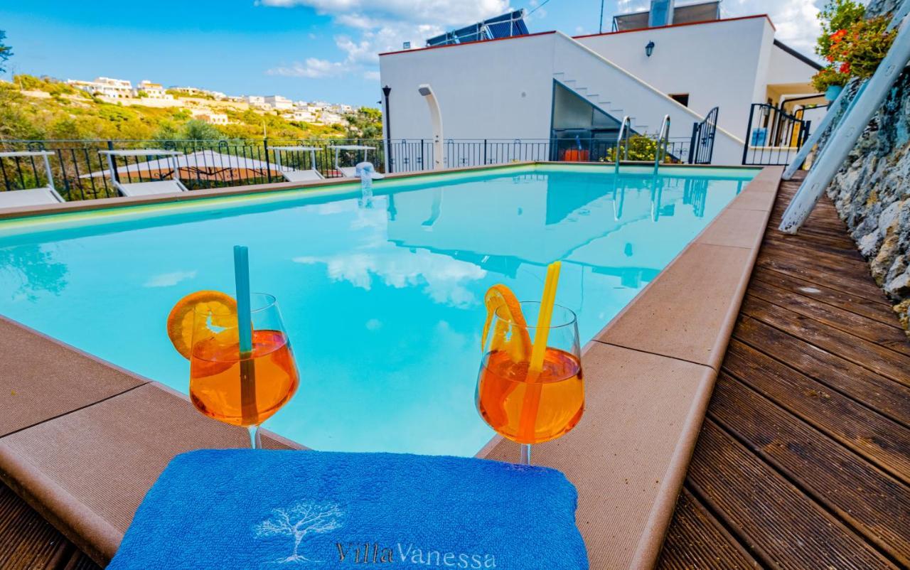 Villa Vanessa Con Piscina Privata - Castro Castro  Kültér fotó