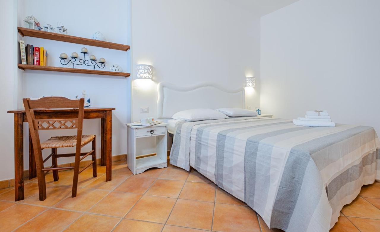 Villa Vanessa Con Piscina Privata - Castro Castro  Kültér fotó