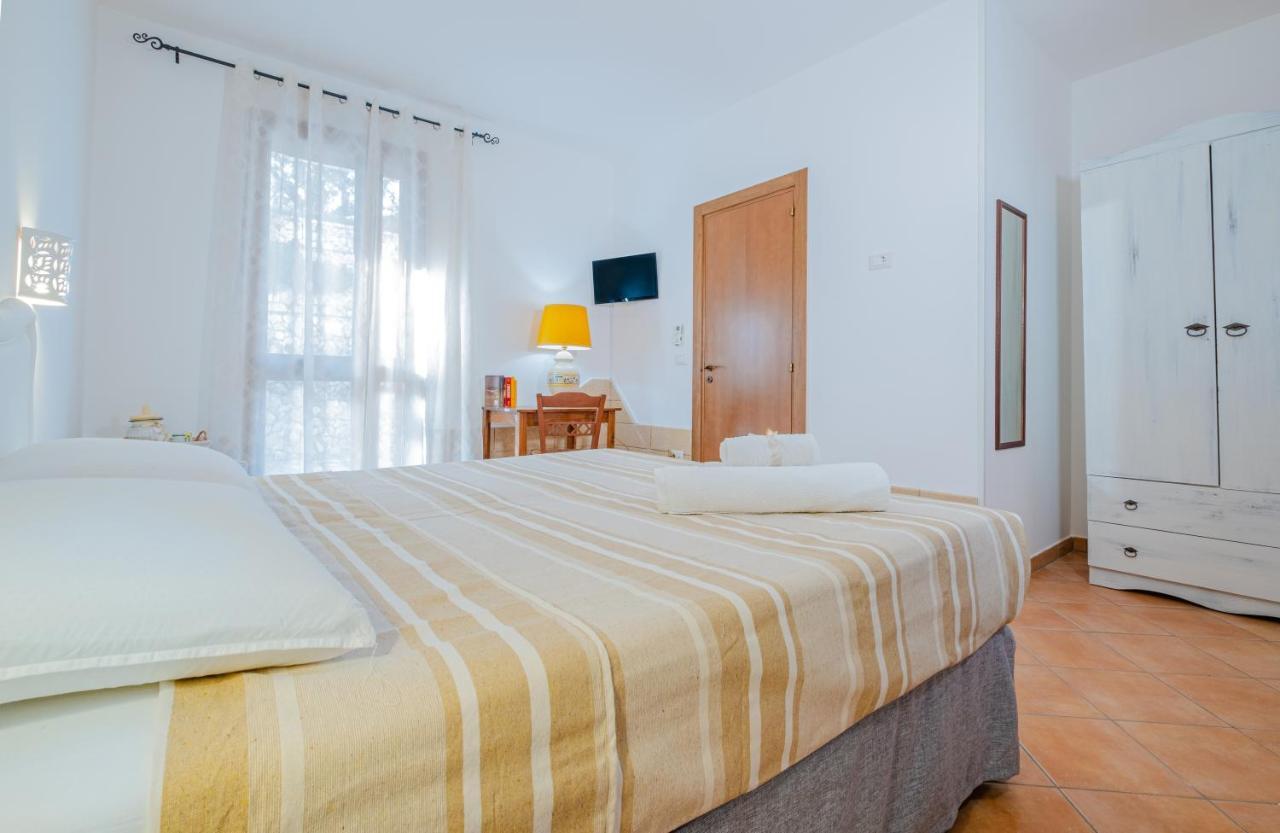 Villa Vanessa Con Piscina Privata - Castro Castro  Kültér fotó