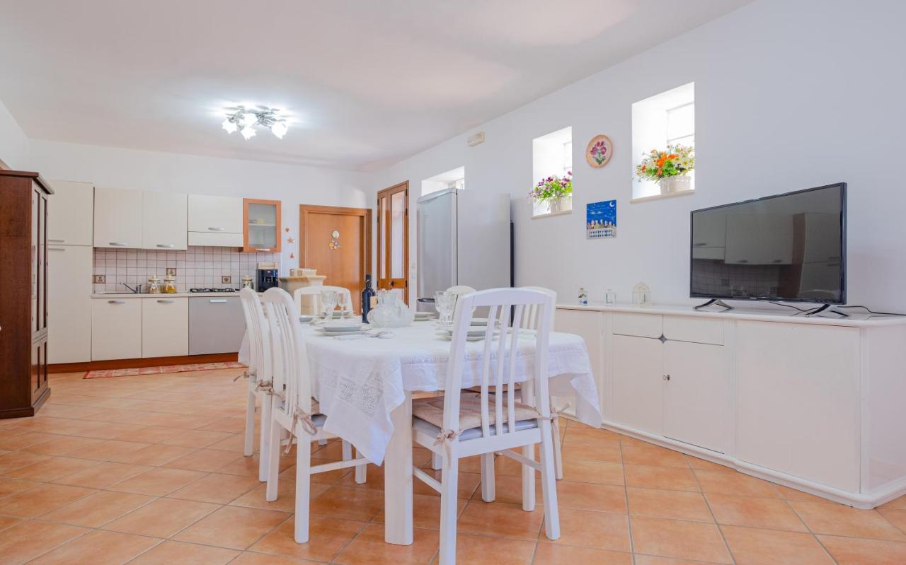 Villa Vanessa Con Piscina Privata - Castro Castro  Kültér fotó