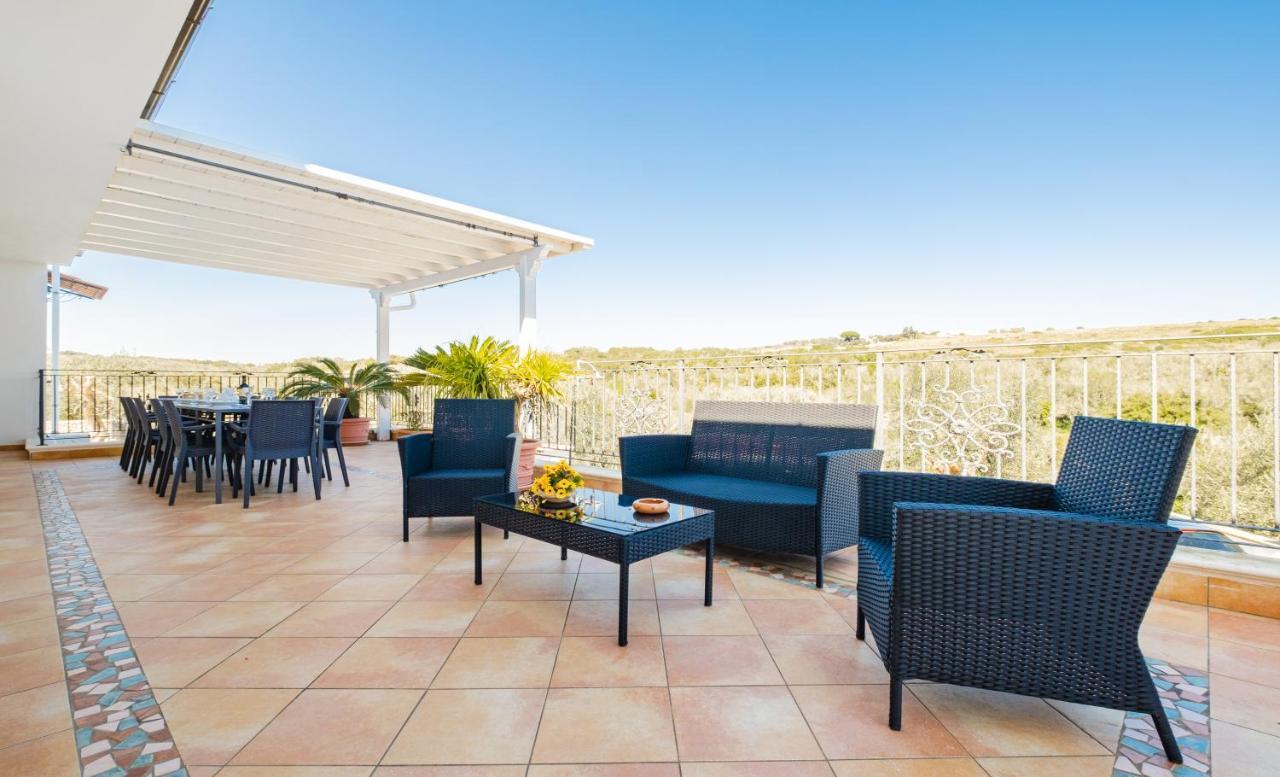 Villa Vanessa Con Piscina Privata - Castro Castro  Kültér fotó